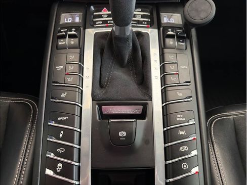 Used 2018 Porsche Macan GTS AWD/4WD image 23