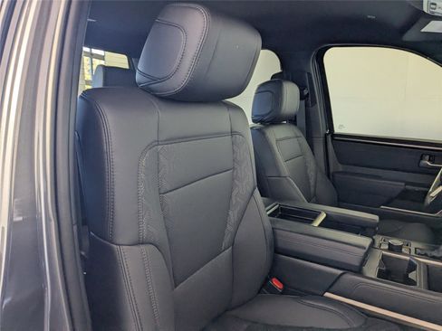 Used 2025 Toyota Tundra Limited image 25