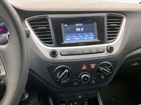 Used 2022 Hyundai Accent SE image 5
