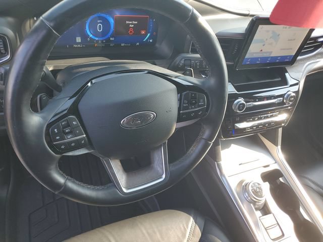 Used 2021 Ford Explorer Platinum w/ Equipment Group 601A AWD/4WD image 12