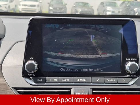 Used 2025 Nissan Altima 2.5 SV FWD image 17