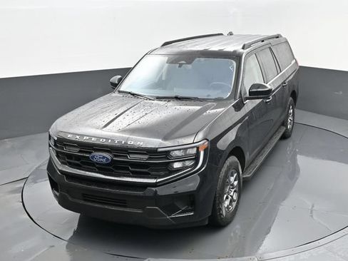 Used 2025 Ford Expedition Max Active AWD/4WD image 25