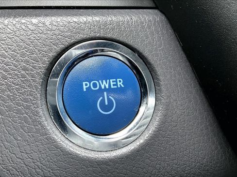 Certified 2022 Toyota Camry SE image 35