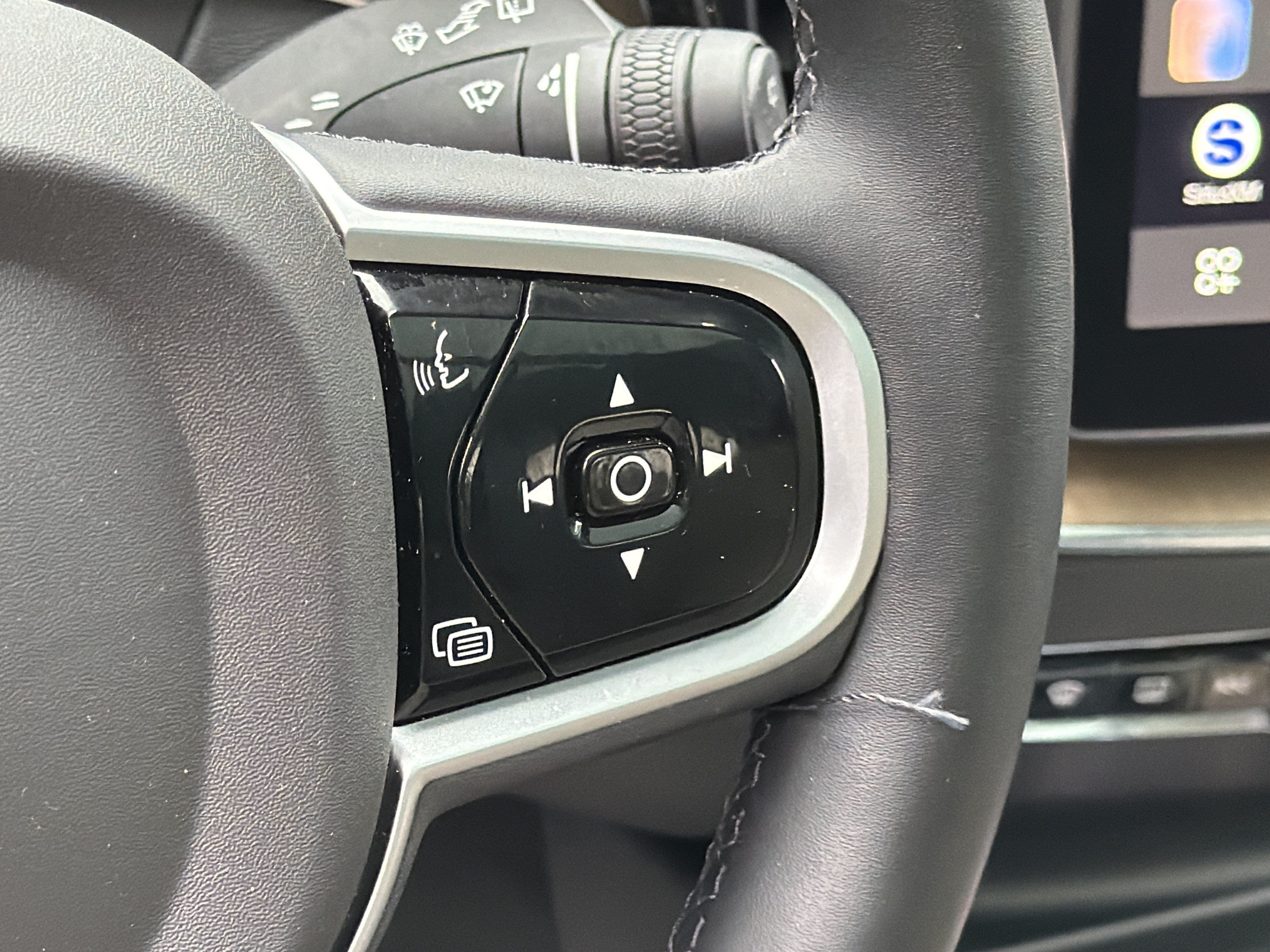 Certified 2026 Volvo XC60 B5 Core AWD/4WD image 23