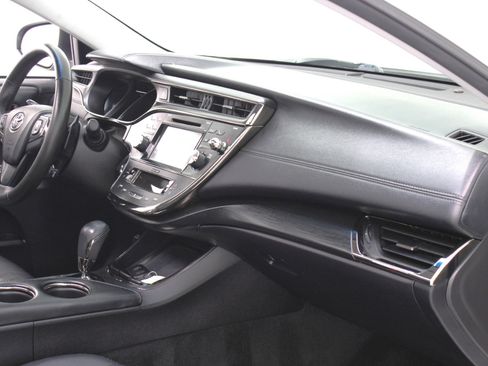 Used 2016 Toyota Avalon Touring image 46