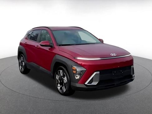 Used 2025 Hyundai Kona SEL image 8