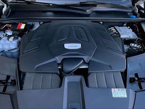 Used 2019 Porsche Cayenne image 28