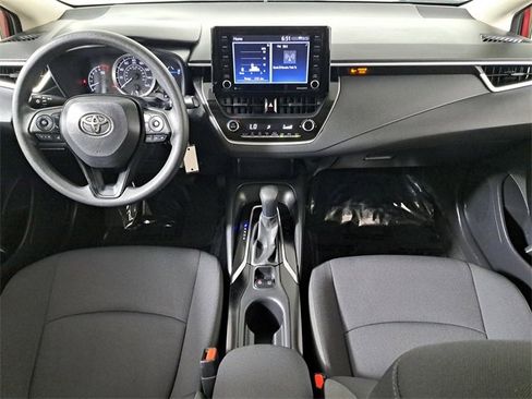 Used 2022 Toyota Corolla LE image 16
