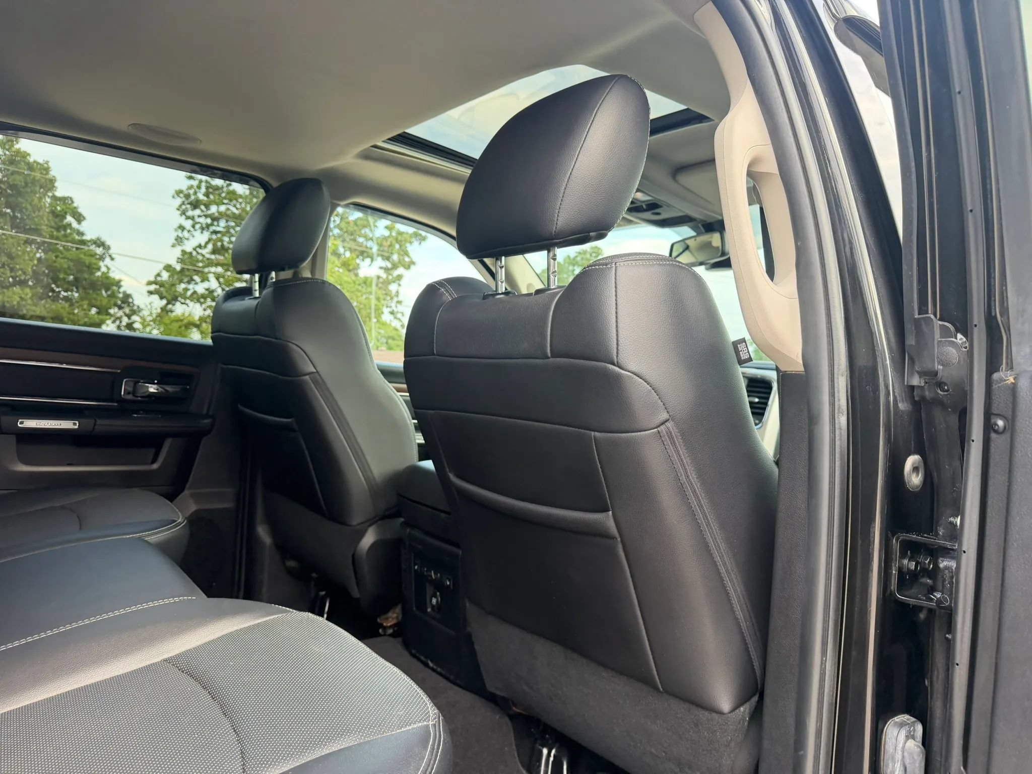 Used 2017 RAM 2500 Laramie w/ Snow Chief Group AWD/4WD image 49