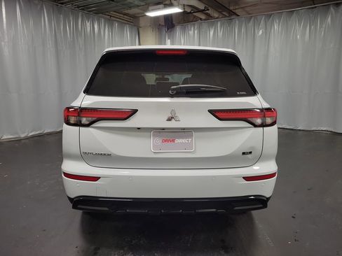 Used 2023 Mitsubishi Outlander SE image 7