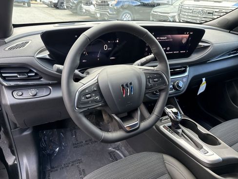 Used 2025 Buick Envista Preferred w/ Convenience I Package image 15
