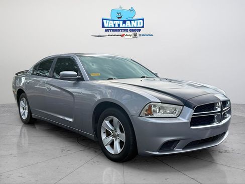 Used 2014 Dodge Charger SE RWD image 33