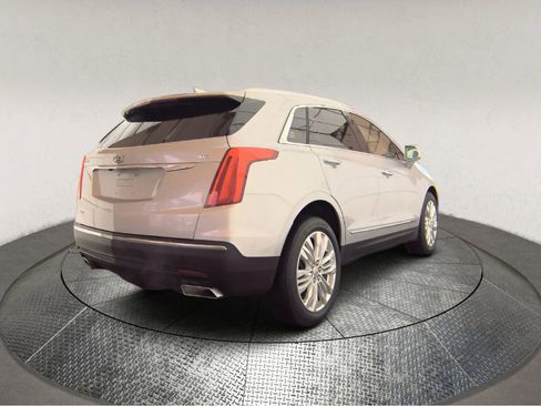 Used 2019 Cadillac XT5 Premium Luxury image 2