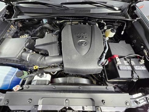 Used 2023 Toyota Tacoma SR5 w/ Technology Package image 13