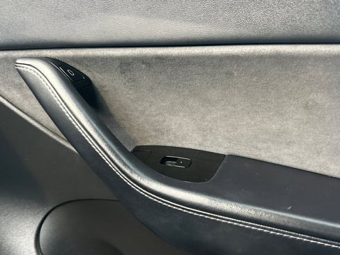 Used 2021 Tesla Model Y 2WD image 14