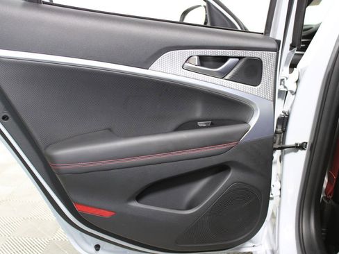 Used 2023 Genesis G70 2.0T w/ Sport Prestige Package image 31