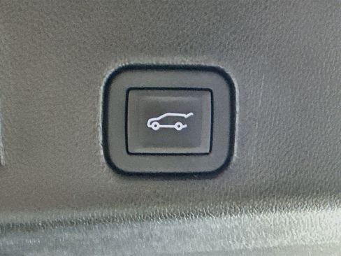 Used 2026 Chevrolet Traverse LT FWD image 31