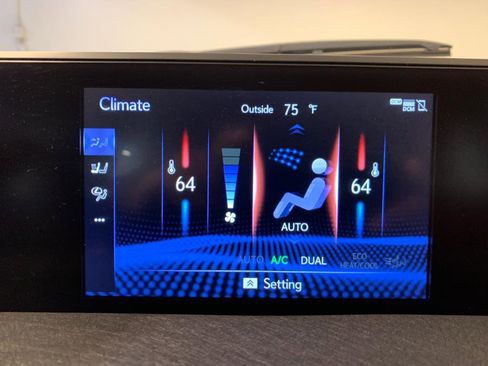 Used 2022 Lexus UX 250h w/ Premium Package image 33