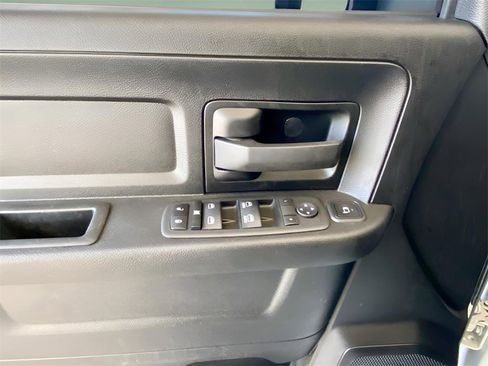 Used 2024 RAM 2500 Tradesman w/ Chrome Appearance Group image 13