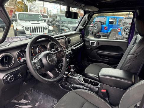 Used 2023 Jeep Wrangler Freedom Edition image 12
