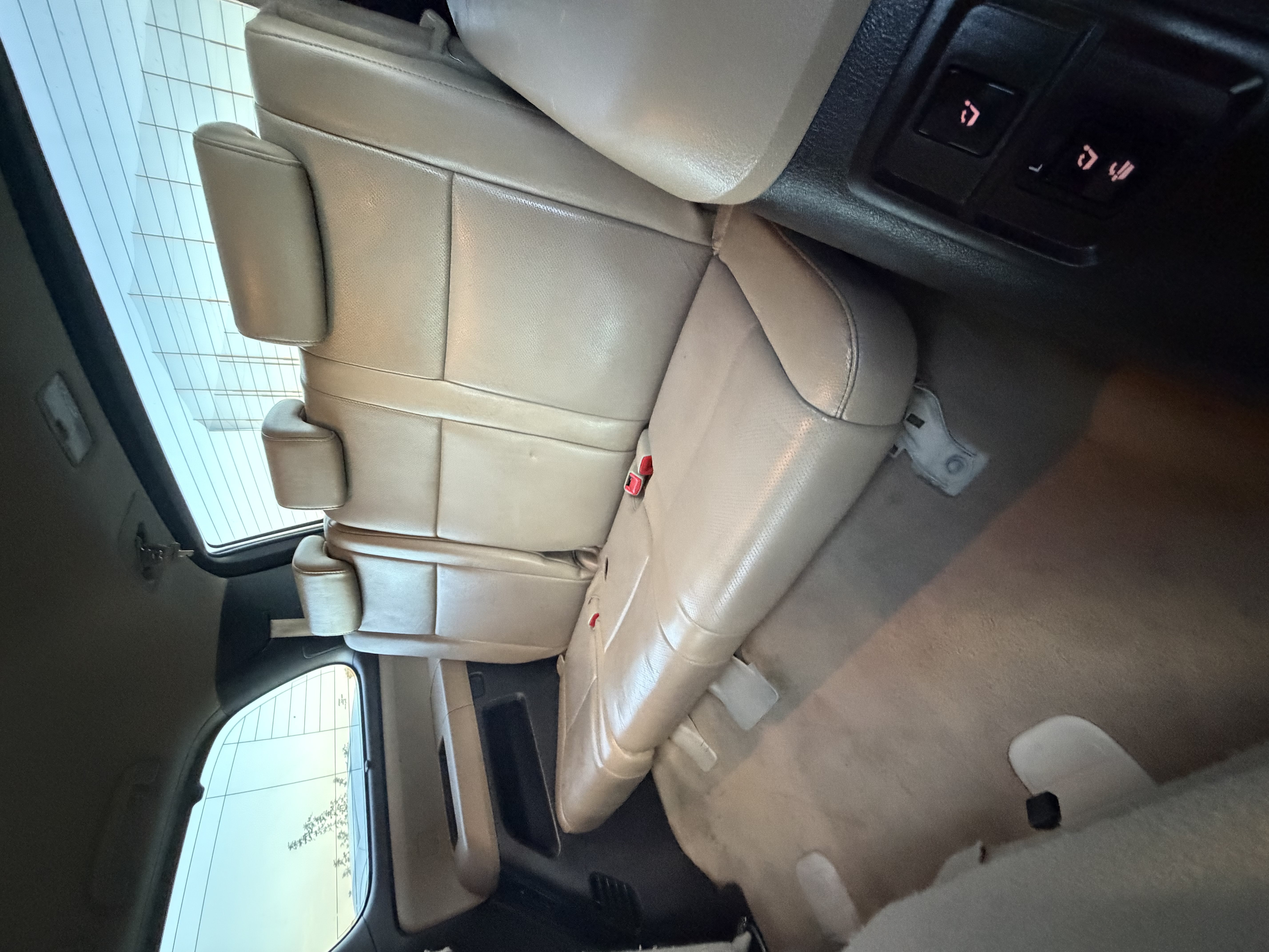 Used 2011 Toyota Sequoia Platinum AWD/4WD image 17