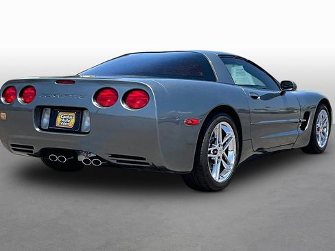 Used 2003 Chevrolet Corvette Coupe w/ Preferred Equipment Group RWD image 2