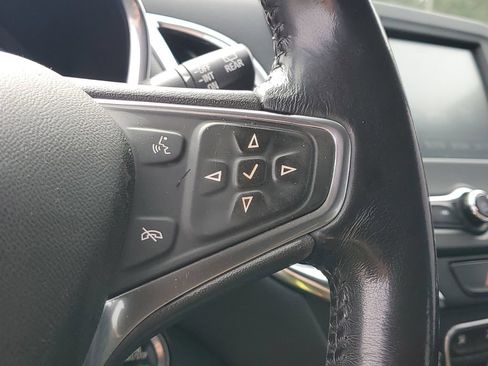 Used 2020 Chevrolet Equinox LT FWD image 23