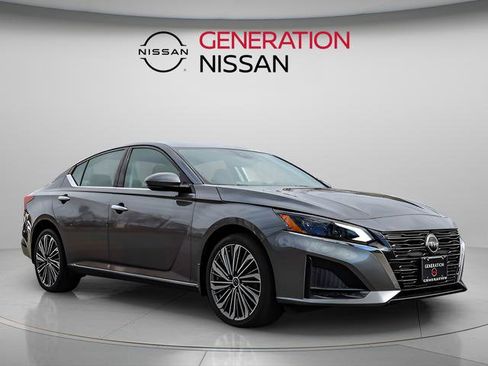 Certified 2024 Nissan Altima 2.5 SL image 1