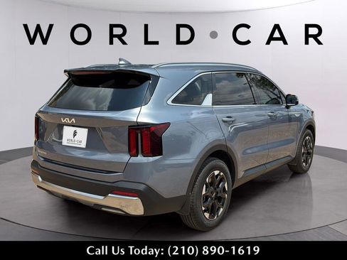 Used 2025 Kia Sorento S w/ Panoramic Sunroof Package FWD image 6