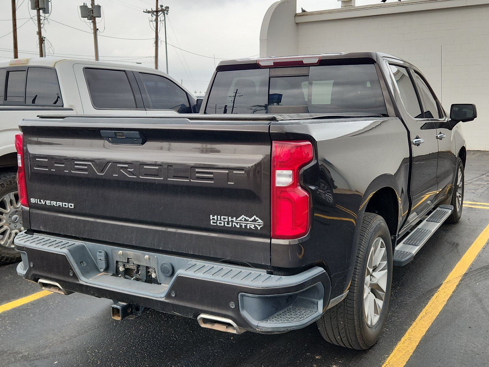 Used 2019 Chevrolet Silverado 1500 High Country w/ Safety Package II AWD/4WD image 3