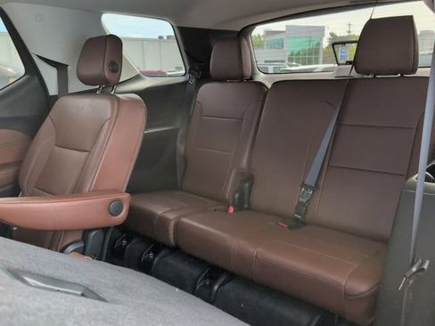 Used 2018 Chevrolet Traverse High Country AWD/4WD image 16