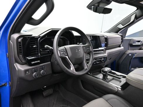 Used 2025 Chevrolet Silverado 1500 ZR2 w/ Technology Package image 16