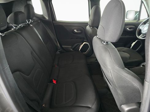 Used 2019 Jeep Renegade Latitude w/ Cold Weather Group AWD/4WD image 41
