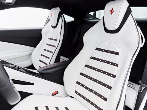 Used 2022 Ferrari Roma RWD image 57