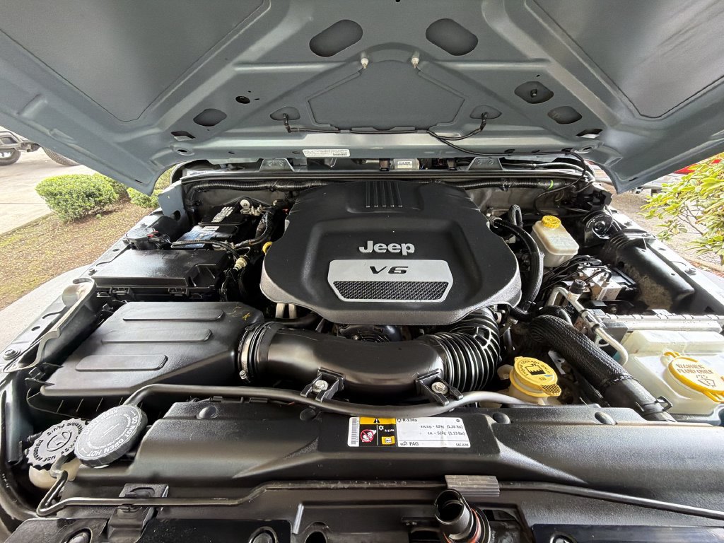 Used 2014 Jeep Wrangler Sport AWD/4WD image 24