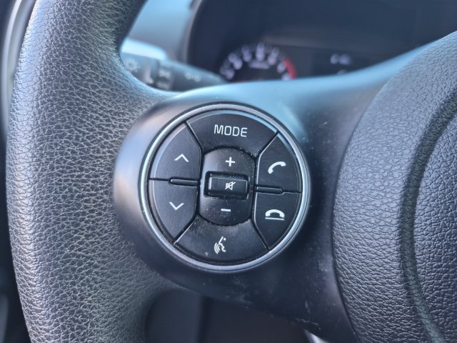 Certified 2022 Kia Soul LX FWD image 19