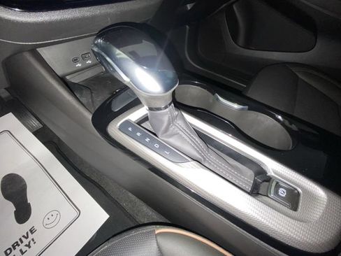 Used 2025 Buick Envista Avenir FWD image 19