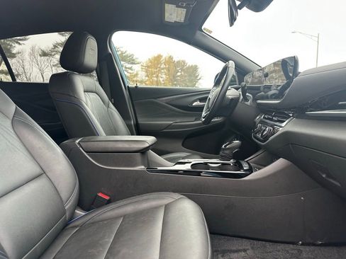 Used 2025 Buick Envista Sport Touring w/ Convenience I Package image 23