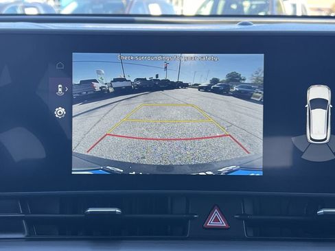 Used 2023 Kia Sportage EX image 5