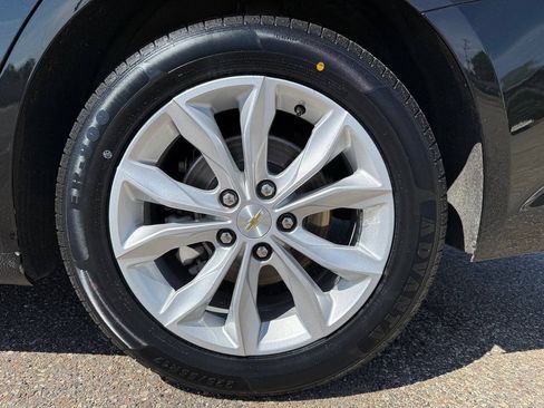 Used 2025 Chevrolet Malibu LT FWD image 18