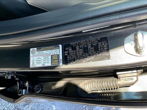 Used 2023 Kia Niro EX image 19