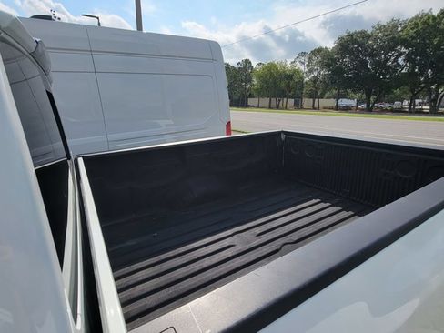 Used 2021 Nissan Titan S w/ HD Front GAWR Package AWD/4WD image 15