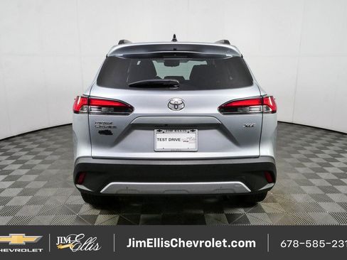 Used 2025 Toyota Corolla Cross XLE FWD image 27