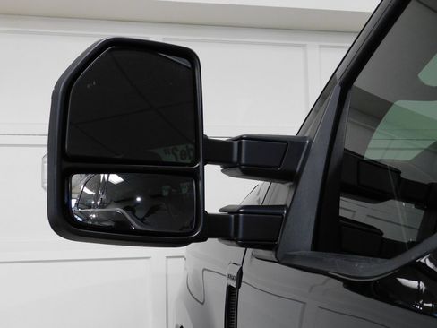 Used 2022 Ford F250 Lariat w/ Black Appearance Pkg image 29