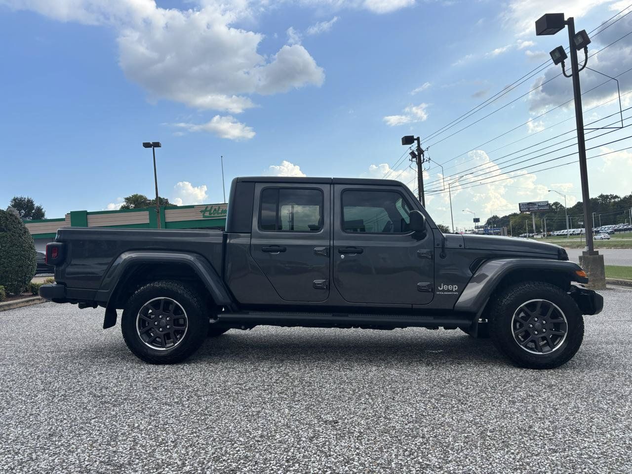 Used 2023 Jeep Gladiator Overland AWD/4WD image 6