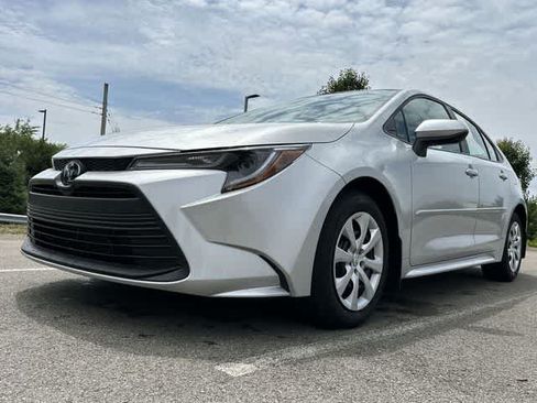 Used 2024 Toyota Corolla LE FWD image 27
