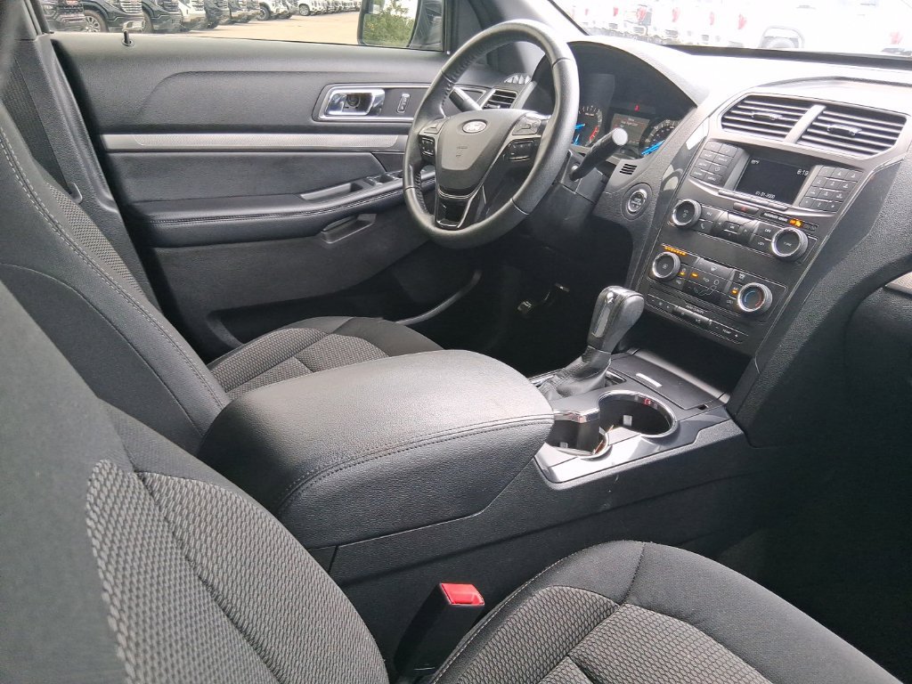 Used 2018 Ford Explorer XLT FWD image 13