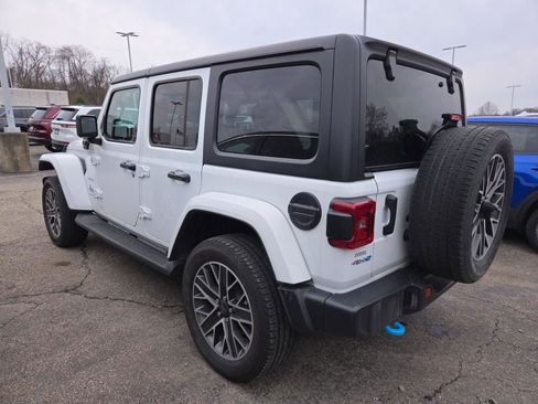 Used 2023 Jeep Wrangler Unlimited Sahara w/ Cold Weather Group image 3