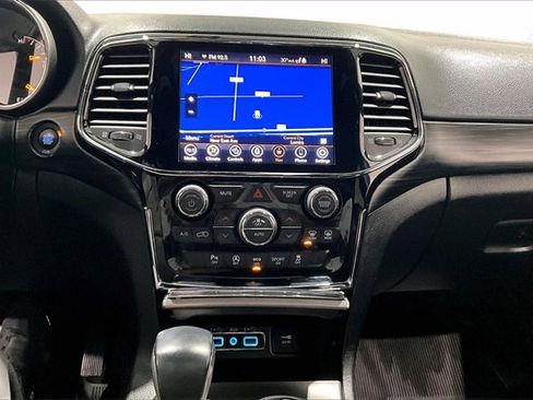 Used 2020 Jeep Grand Cherokee Altitude image 15