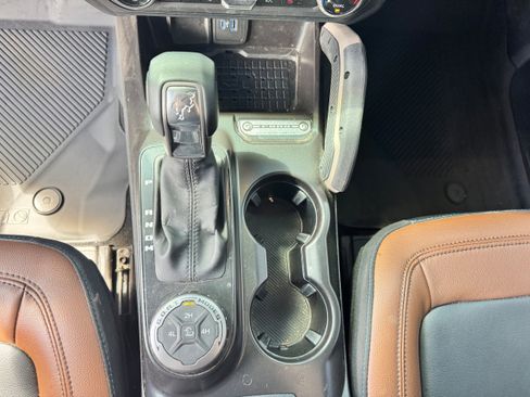 Used 2024 Ford Bronco Outer Banks image 17